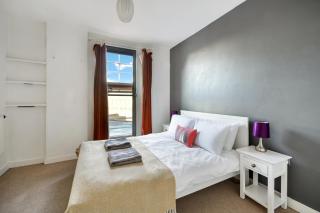 Spacious Three Bedroom Apartment - Londra - 9