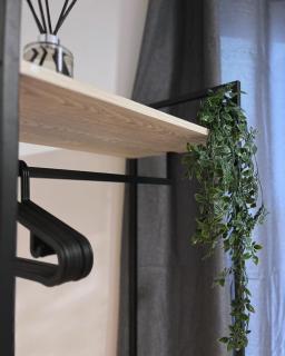 Modern Urban 4 Bedroom House with Free Parking - 5