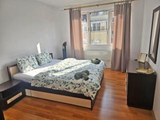 2 bedroom apt in center, near metro - Sofia - 2