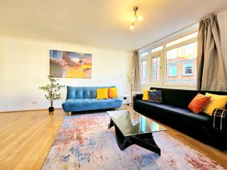 Bright & Spacious Home in Building with Lift, right next to Bayswater Station - Walk to Kensington Palace, Hyde Park, Little Venice & Notting Hill - London - 2