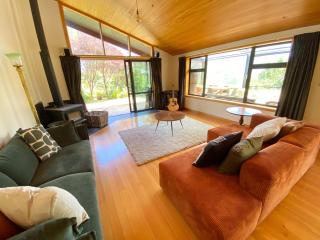 Collingwood Escape - Spacious and Modern Getaway in Collingwood with a View - Collingwood - 8