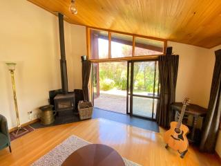 Collingwood Escape - Spacious and Modern Getaway in Collingwood with a View - Collingwood - 7