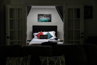 Grotto Pool House, 3 bed, 2 bath, IMG 3 miles, AMI - Bradenton - 1