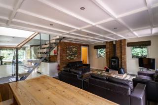 Farley, woodland lodge with hot tub for 8 - Oakamoor - 2