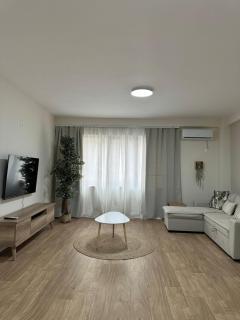 Denny's Apartment Lincoln Center - Tirana - 9