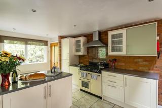 Wootton, woodland lodge with hot tub for 8 - Oakamoor - 5