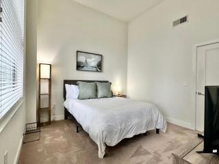 Downtown Indy City-View Retreat Walk to Stadiums, Dining & Events - 7