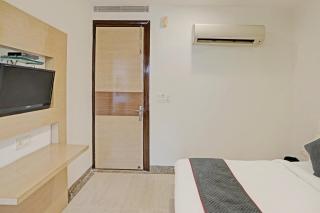 Townhouse RELAX SUITS A BOUTIQUE HOTEL VASUNDHARA - Ghaziabad - 1