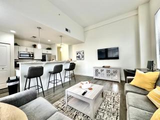 Downtown Indy City-View Retreat Walk to Stadiums, Dining & Events - 4