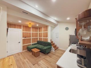 Stylish 2 BR 1 BA Apartment - Steps to the Ocean - Hidden Gem - Wildwood - 8
