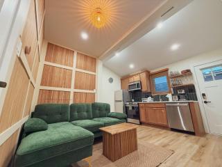 Stylish 2 BR 1 BA Apartment - Steps to the Ocean - Hidden Gem - Wildwood - 0