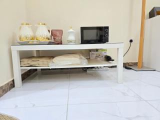 Elegant Room in Luxury Villa - Ajman - 8