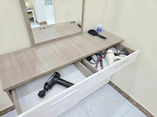 Elegant Room in Luxury Villa - Ajman - 5