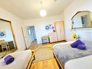 King's Cross & Angel Area, 4 Bedrooms Home with 7 beds & Private Rooftop - Walk to St Pancras International - Londra - 6