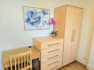 King's Cross & Angel Area, 4 Bedrooms Home with 7 beds & Private Rooftop - Walk to St Pancras International - Londra - 5