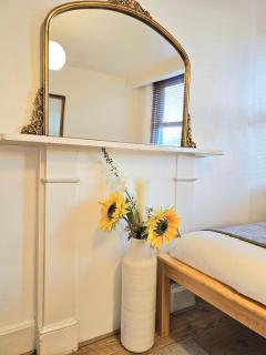 King's Cross & Angel Area, 4 Bedrooms Home with 7 beds & Private Rooftop - Walk to St Pancras International - Londra - 7