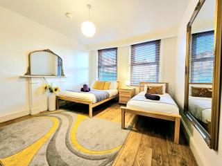 King's Cross & Angel Area, 4 Bedrooms Home with 7 beds & Private Rooftop - Walk to St Pancras International - Londra - 8