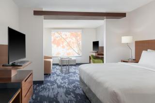 Fairfield Inn & Suites by Marriott Martinsburg - 1