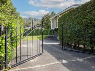 Spacious holiday home in Kamperland - Kamperland - 6