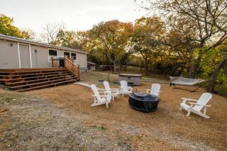 Peaceful 3BR 2BA Sleeps 6 Hot Tub Near Attractions - McKinney - 6