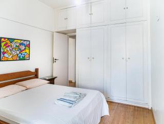 Apartamento completo na praia de Copacabana 02 Quartos com vista lateral mar em andar alto, ar, wifi , netflix, pauloangerami RMVC18 - Rio de Janeiro - 1