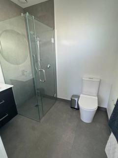 Modern & Homely - Double Garage - Napier - 2