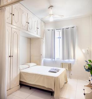 Studio completo na praia de Copacabana com ar, wifi, netflix, até 4 pessoas, FUNDOS CLARO E SILENCIOSO, pauloangerami PJ135 - 5