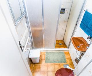 Studio completo na praia de Copacabana com ar, wifi, netflix, até 4 pessoas, FUNDOS CLARO E SILENCIOSO, pauloangerami PJ135 - Rio de Janeiro - 3