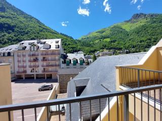 Appartement lumineux T2 à Cauterets, balcon, parking proche, 4 pers. - FR-1-812-42 - Cauterets - 2