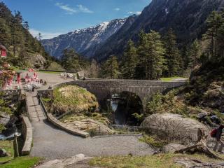 Doux séjour familial à Cauterets - FR-1-812-55 - 1