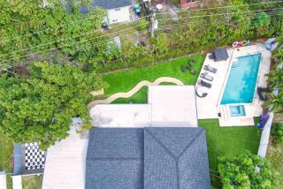 Luxury Retreat with Cinema, Game Table, Pool, Jacuzzi , Giant Chess, 8 Beds - Miami - 2
