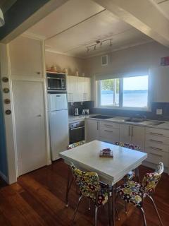 Blue Cottage, on the lake - 3