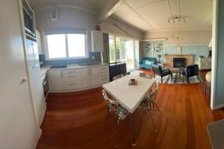 Blue Cottage, on the lake - 9