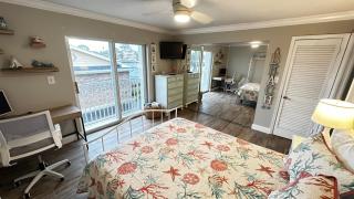 Steps to beach with No Resort Fees and FREE parking 2 - St. Pete Beach - 6