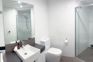 Leafy & Quiet Apt with Big Balcony, Parking & 65" TV - Brisbane - 1