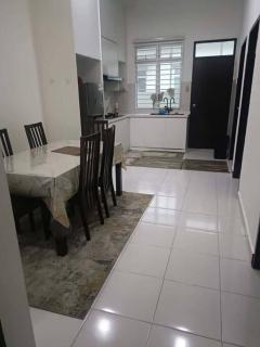 Indah Gemilang Homestay - 2