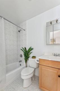 Luxury NY Retreat with Free Parking! - White Plains - 4