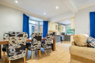 Luxe Malone Villa 4 double bedrooms Belfast Entire House - 9