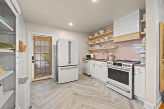 The Cottage on Pine - Luxury Boho Beach Cottage wPvt Heated Pool On Pine Ave - Anna Maria - 2