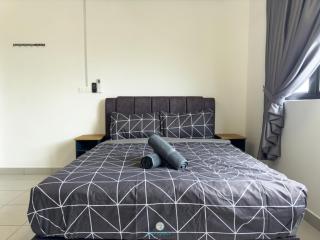 3B2B 7 Pax - 5 min walk to MRT - F&B - Cheras - Kampong Baharu Cheras Batu Sa-Belas - 1