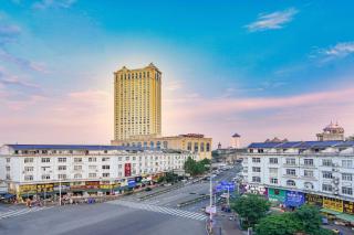 Ramada Plaza by Wyndham Dongxing City Center - Dongxing - 0