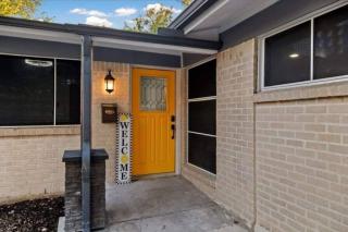Sweet Haven Near Airport, Restaurants Plus Car Rental Available Upon Request - Irving - 0