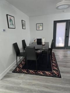 Sweet Haven Near Airport, Restaurants Plus Car Rental Available Upon Request - Irving - 7