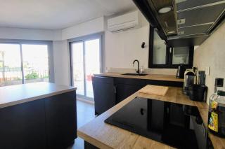 Romantic 1BR Escape with Sun-Rooftop Terrace - Nice - 6