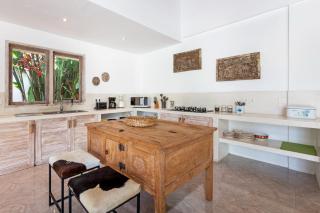 Wonderful 4Br Villa in Seminyak - Seminyak - 5