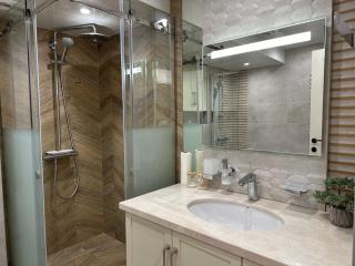 RARE FIND! UNBEATABLE LOCATION! FIVE STARs, SPARKLING APARTMENT IN THE HEART OF YEREVAN! - 4