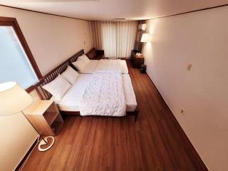 Youth House - Seul - 0