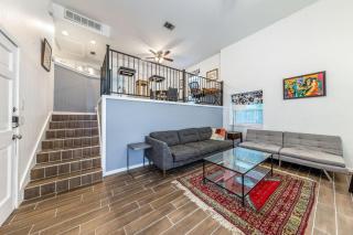 Old Enfield Condo - Austin - 0