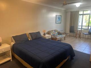 Fantastic self-contained 1 Bedroom Apartment in Cairns North - Cairns North - 1