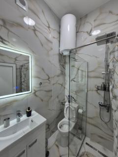 Authentic Belgrade Centre - 7 suites for 15 Guests, with patios in courtyard for smokers - 2